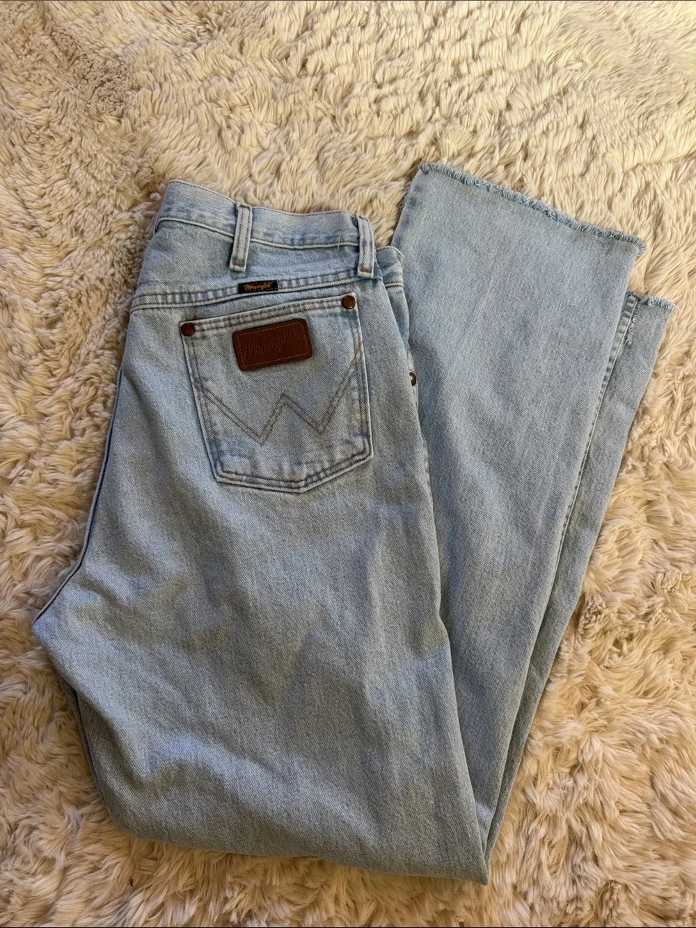 🤠Wrangler Men’s Light Blue 34” Relaxed Jeans Cowboy cut raw hem 31” inseam